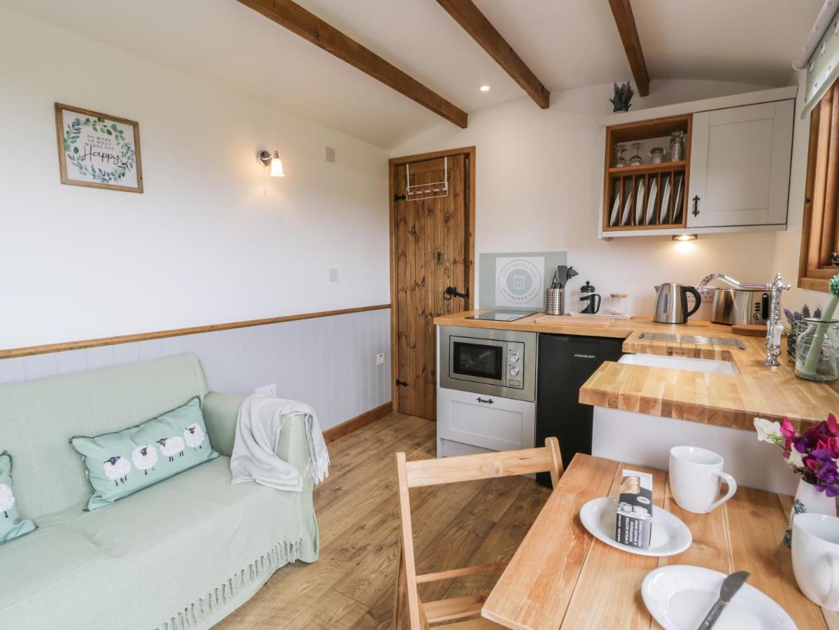 Tan Y Castell Shepherds Hut Llangollen Exterior foto