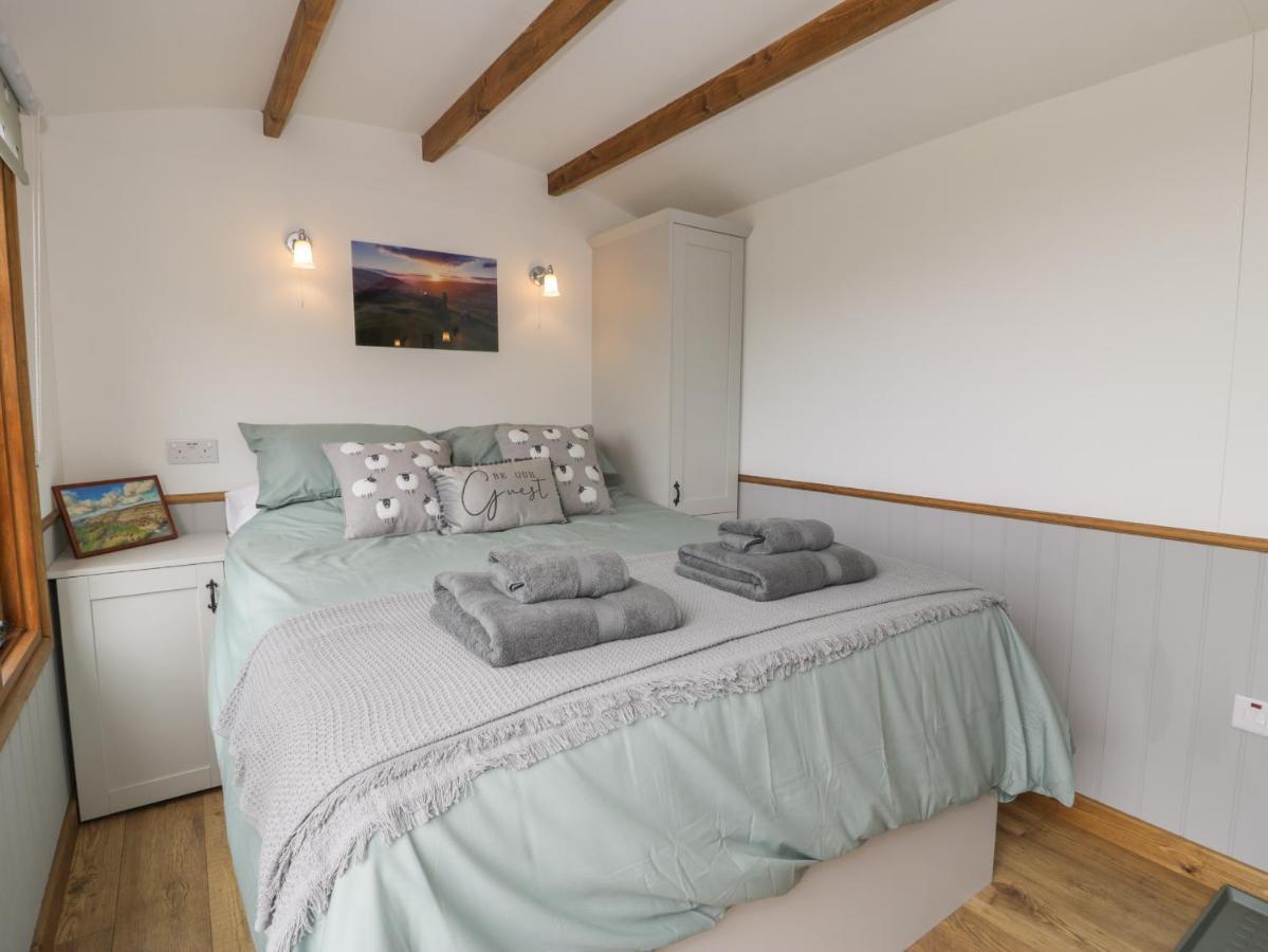 Tan Y Castell Shepherds Hut Llangollen Exterior foto