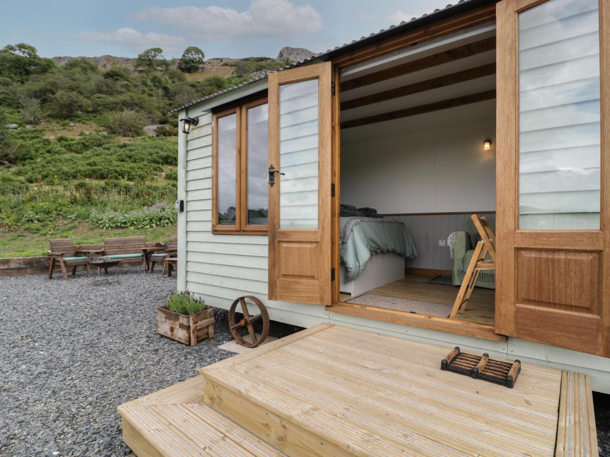 Tan Y Castell Shepherds Hut Llangollen Exterior foto